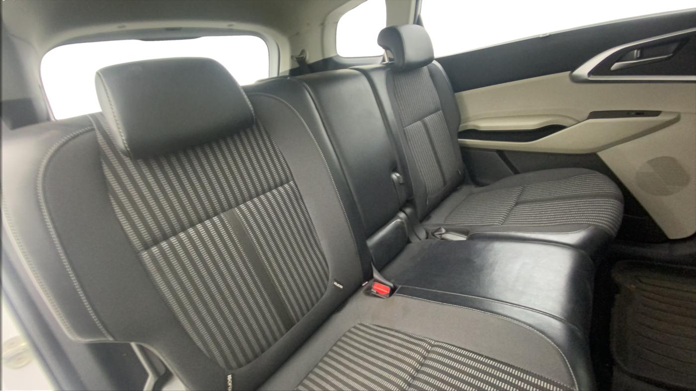 2022 KIA CARENS PRESTIGE PLUS 1.5 DIESEL 7 STR, Diesel, Manual, 33,074 km, Right Side Rear Door Cabin