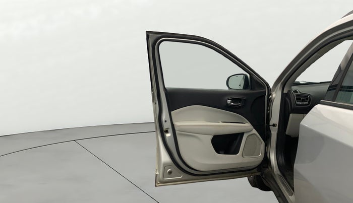 2017 Jeep Compass LIMITED 2.0 DIESEL, Diesel, Manual, 1,11,234 km, LHS Front Door