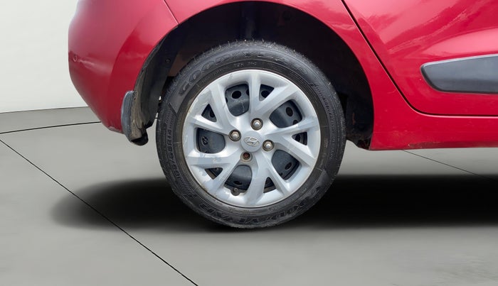 2017 Hyundai Grand i10 SPORTZ (O) 1.2 KAPPA VTVT, Petrol, Manual, 76,949 km, Right Rear Wheel