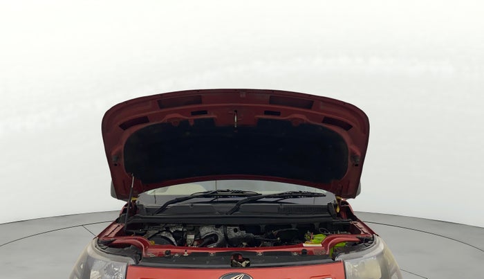 2017 Mahindra TUV300 T10 DUAL TONE, Diesel, Manual, 65,032 km, Open Bonet