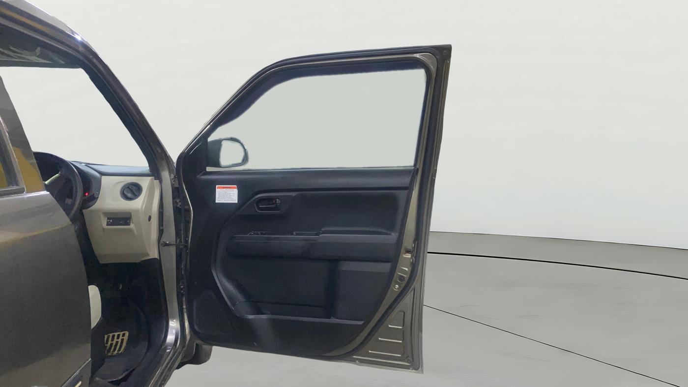 2021 Maruti New Wagon-R LXI CNG 1.0, CNG, Manual, 1,22,171 km, RHS Front Door
