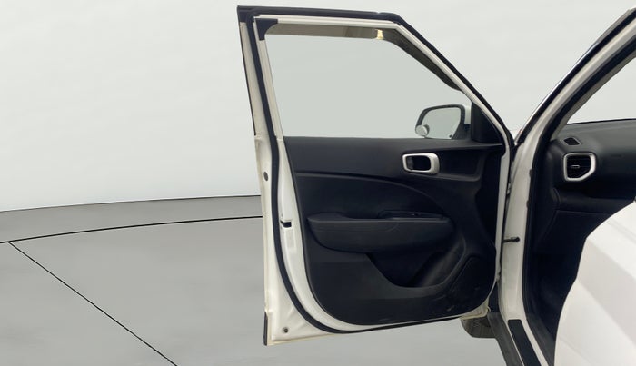 2021 Hyundai VENUE SX 1.5 CRDI, Diesel, Manual, 54,146 km, LHS Front Door