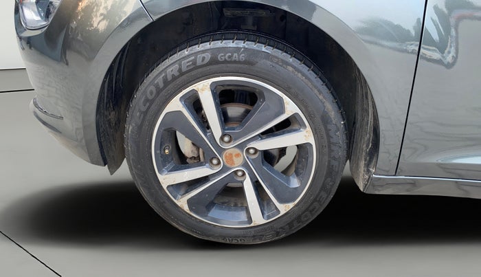 2022 Tata ALTROZ XZA, Petrol, Automatic, 36,755 km, Left Front Wheel