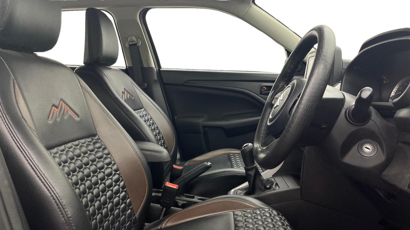 2024 Maruti BREZZA VXI, Petrol, Manual, 11,457 km, Right Side Front Door Cabin