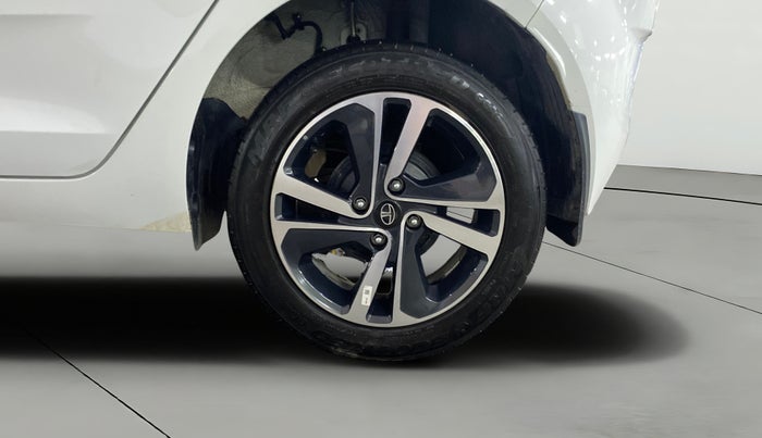 2024 Tata ALTROZ XZ Plus (S) Lux CNG , CNG, Manual, 6,724 km, Left Rear Wheel