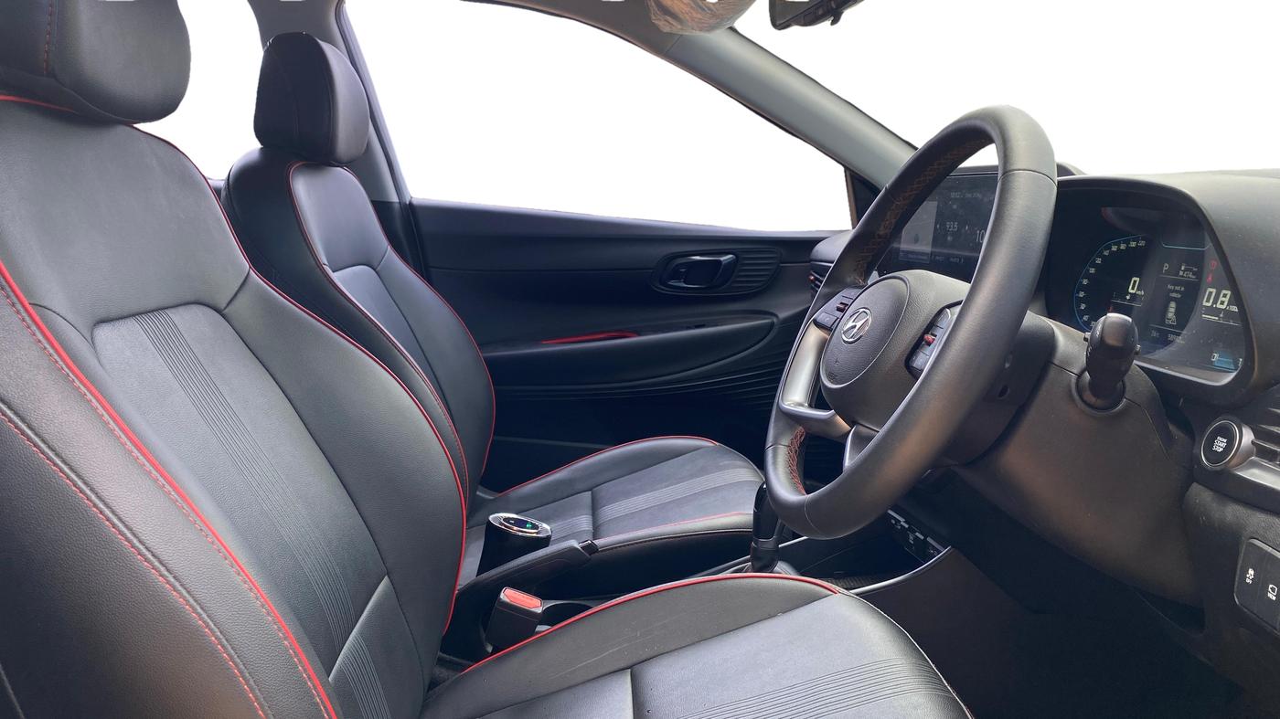 2021 Hyundai NEW I20 Asta (O) 1.0 Turbo DCT Dual Tone, Petrol, Automatic, 58,948 km, Right Side Front Door Cabin