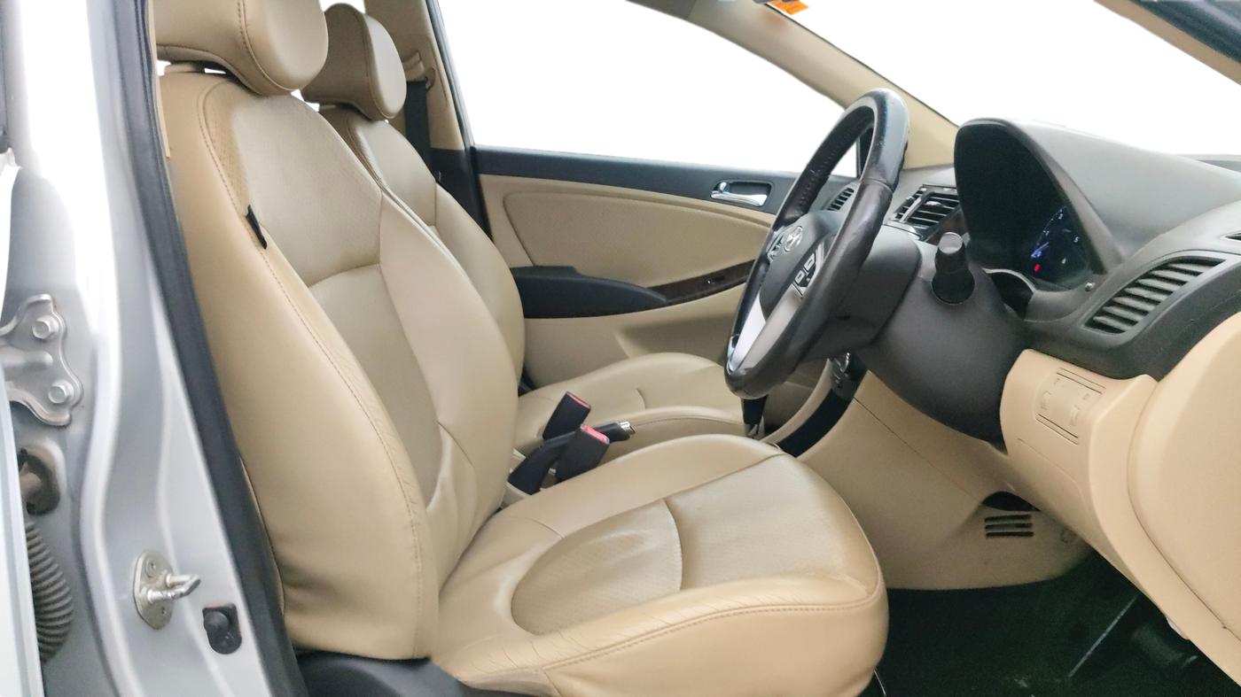 2014 Hyundai Verna FLUIDIC 1.6 CRDI SX OPT AT, Diesel, Automatic, 74,245 km, Right Side Front Door Cabin
