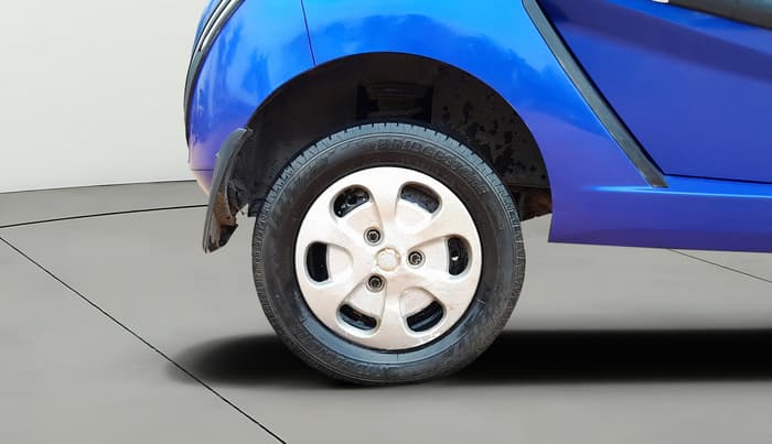 2015 Tata Nano TWIST XTA, Petrol, Automatic, 58,744 km, Right Rear Wheel