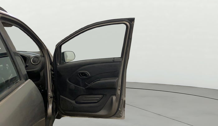 2017 Datsun Redi Go T (O), Petrol, Manual, 55,363 km, RHS Front Door