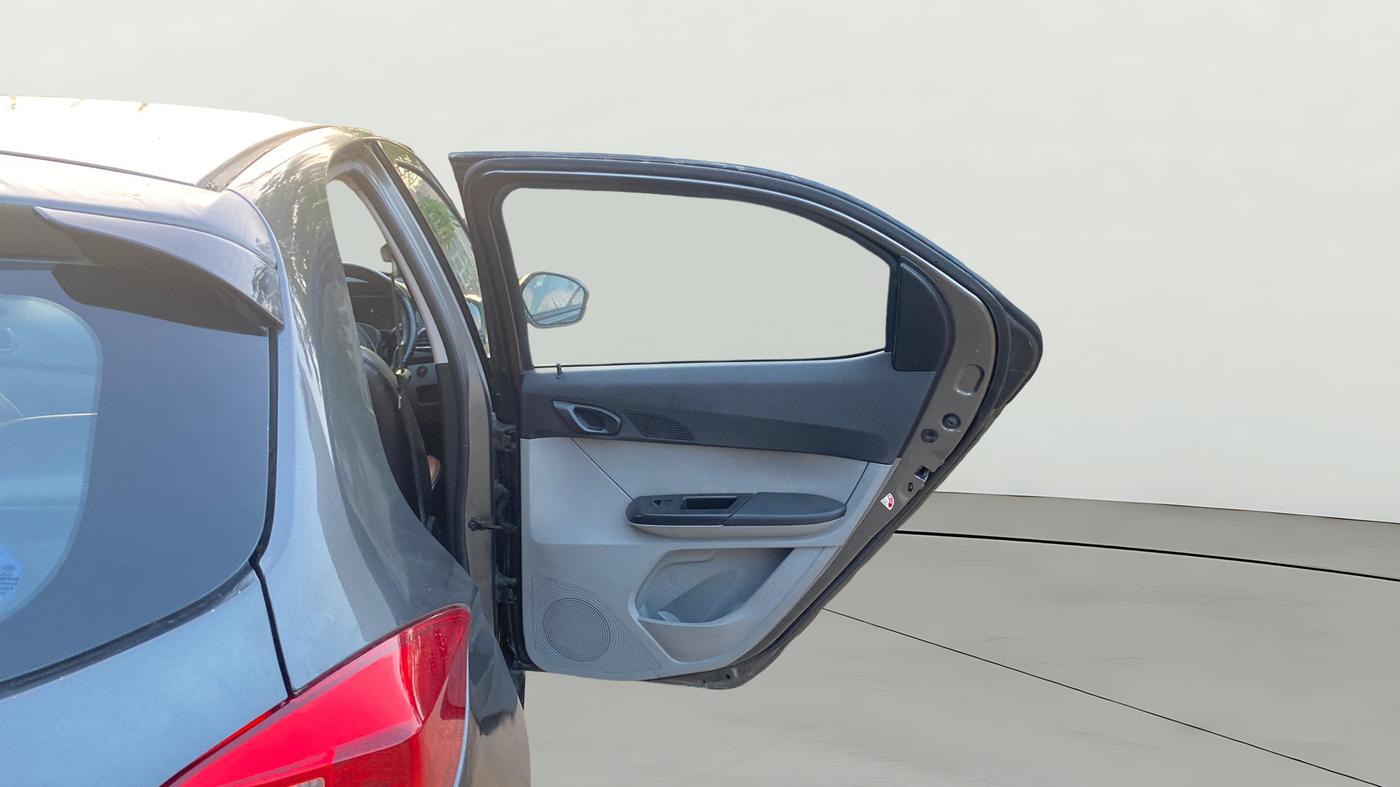 2020 Tata Tiago XT PETROL, CNG, Manual, 92,563 km, RHS Rear Door