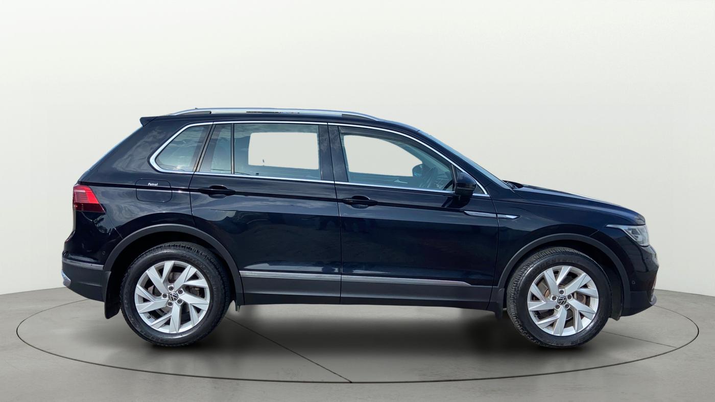 2023 Volkswagen TIGUAN ELEGANCE 2.0 TSI DSG, Petrol, Automatic, 71,119 km, Right Side View
