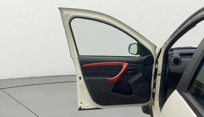 2017 Renault Duster RXS CVT, Petrol, Automatic, 77,297 km, LHS Front Door