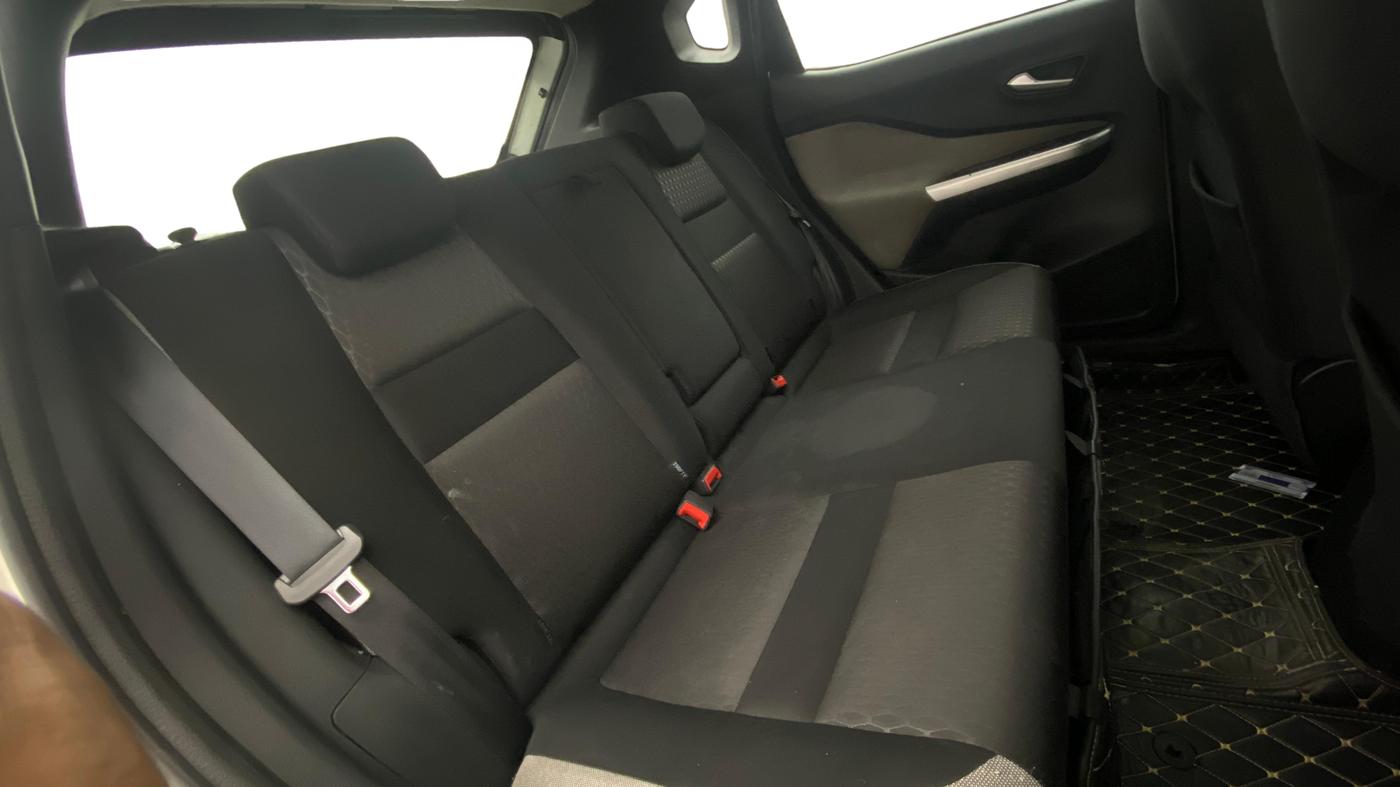 2021 Nissan MAGNITE XV TURBO CVT DUAL TONE, Petrol, Automatic, 72,369 km, Right Side Rear Door Cabin