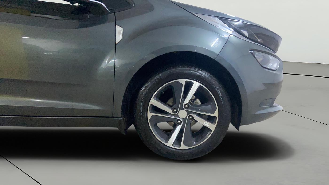 2025 Tata ALTROZ XZ PLUS PETROL, Petrol, Manual, 9,170 km, Right Front Wheel