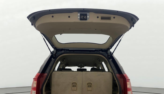 2016 Mahindra XUV500 W6, Diesel, Manual, 84,507 km, Boot Door Open