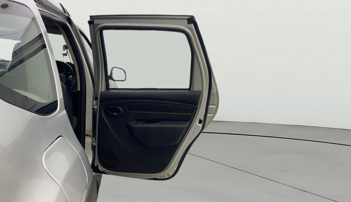 2017 Renault Duster 85 PS RXS SANDSTORM EDITION DIESEL, Diesel, Manual, 1,16,512 km, RHS Rear Door