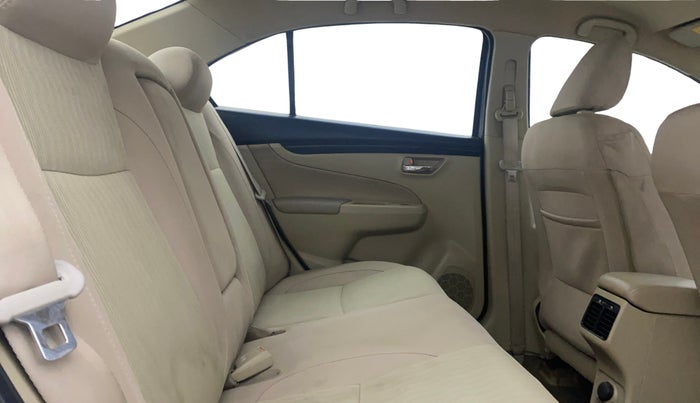 2016 Maruti Ciaz VXI (O), Petrol, Manual, 1,18,566 km, Right Side Rear Door Cabin