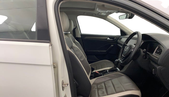 2019 Volkswagen T-ROC 1.5 TSI AT, Petrol, Automatic, 1,34,626 km, Right Side Front Door Cabin