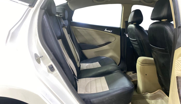 2014 Hyundai Verna FLUIDIC 1.6 CRDI SX, Diesel, Manual, 1,11,484 km, Right Side Rear Door Cabin
