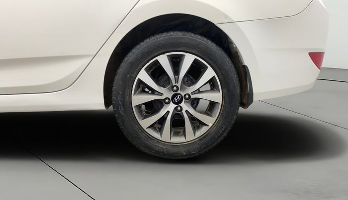 2016 Hyundai Verna FLUIDIC 4S1.6 VTVT SX O, Petrol, Manual, 85,605 km, Left Rear Wheel