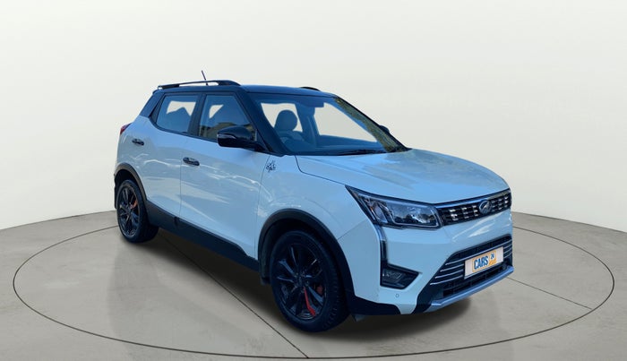 2022 Mahindra XUV300 W8 (O) 1.2 PETROL AMT, Petrol, Automatic, 36,068 km, Right Front Diagonal