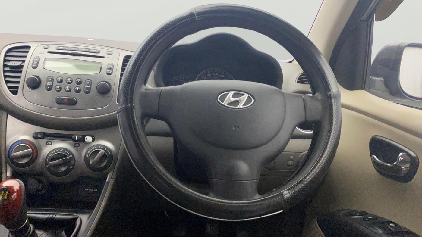 2013 Hyundai i10 SPORTZ 1.2, Petrol, Manual, 1,15,573 km, Steering Wheel Close Up