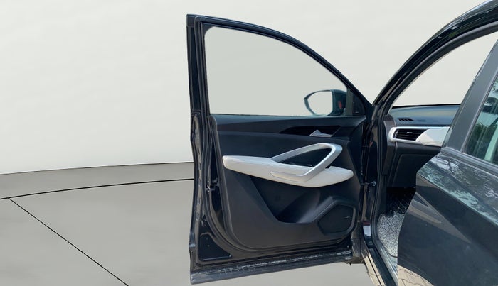 2021 MG HECTOR PLUS SUPER 1.5 PETROL TURBO HYBRID MT 7-STR, Petrol, Manual, 29,252 km, LHS Front Door