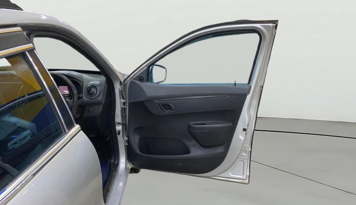 2020 Renault Kwid RXT 1.0 AMT (O), Petrol, Automatic, 55,015 km, RHS Front Door