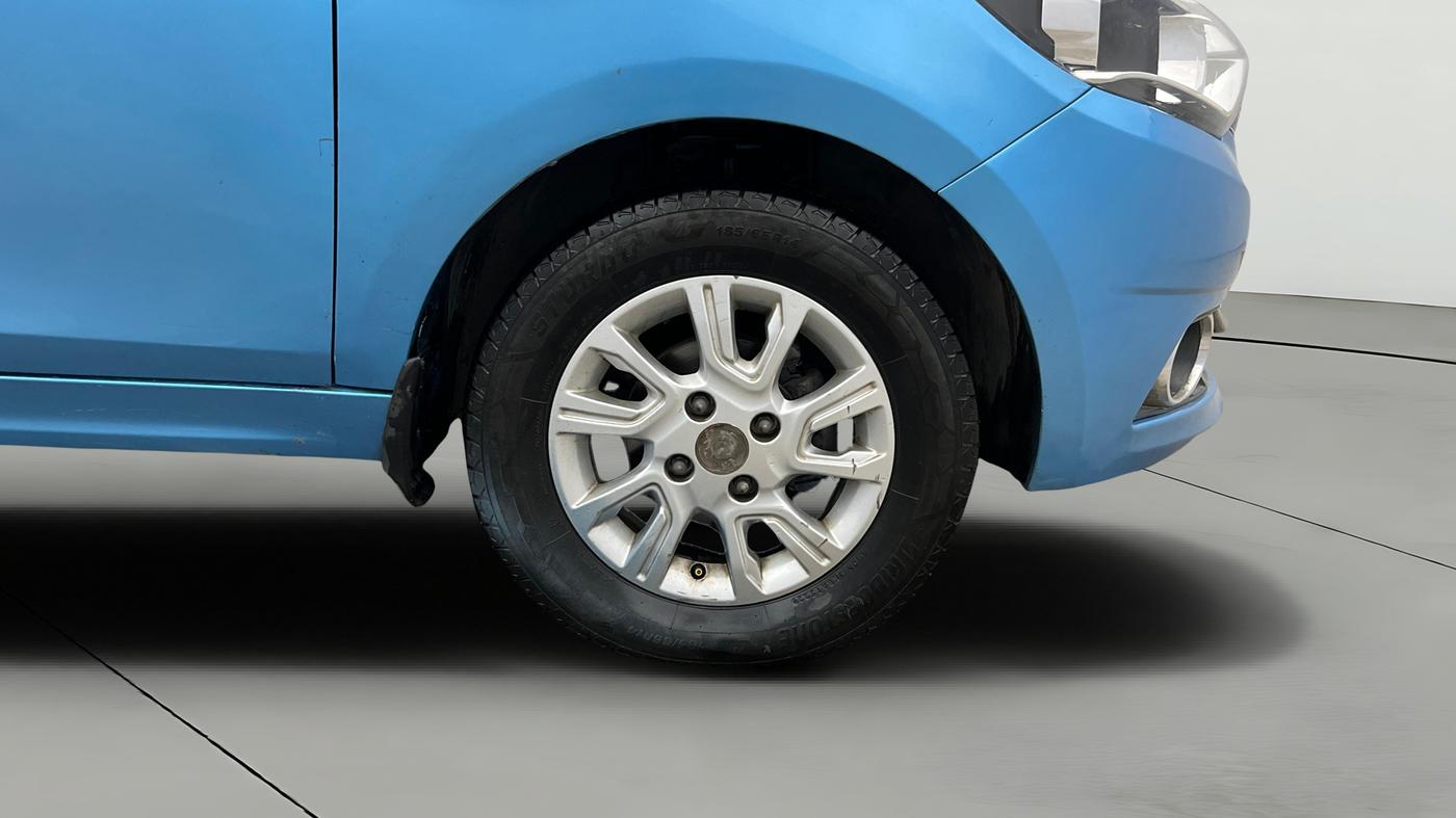 2017 Tata Tiago XZ PETROL, Petrol, Manual, 73,487 km, Right Front Wheel