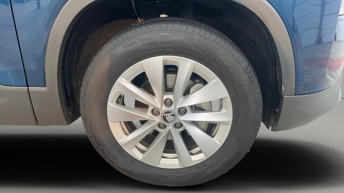 2025 Skoda Kylaq Signature, Petrol, Manual, 4,780 km, Right Front Wheel
