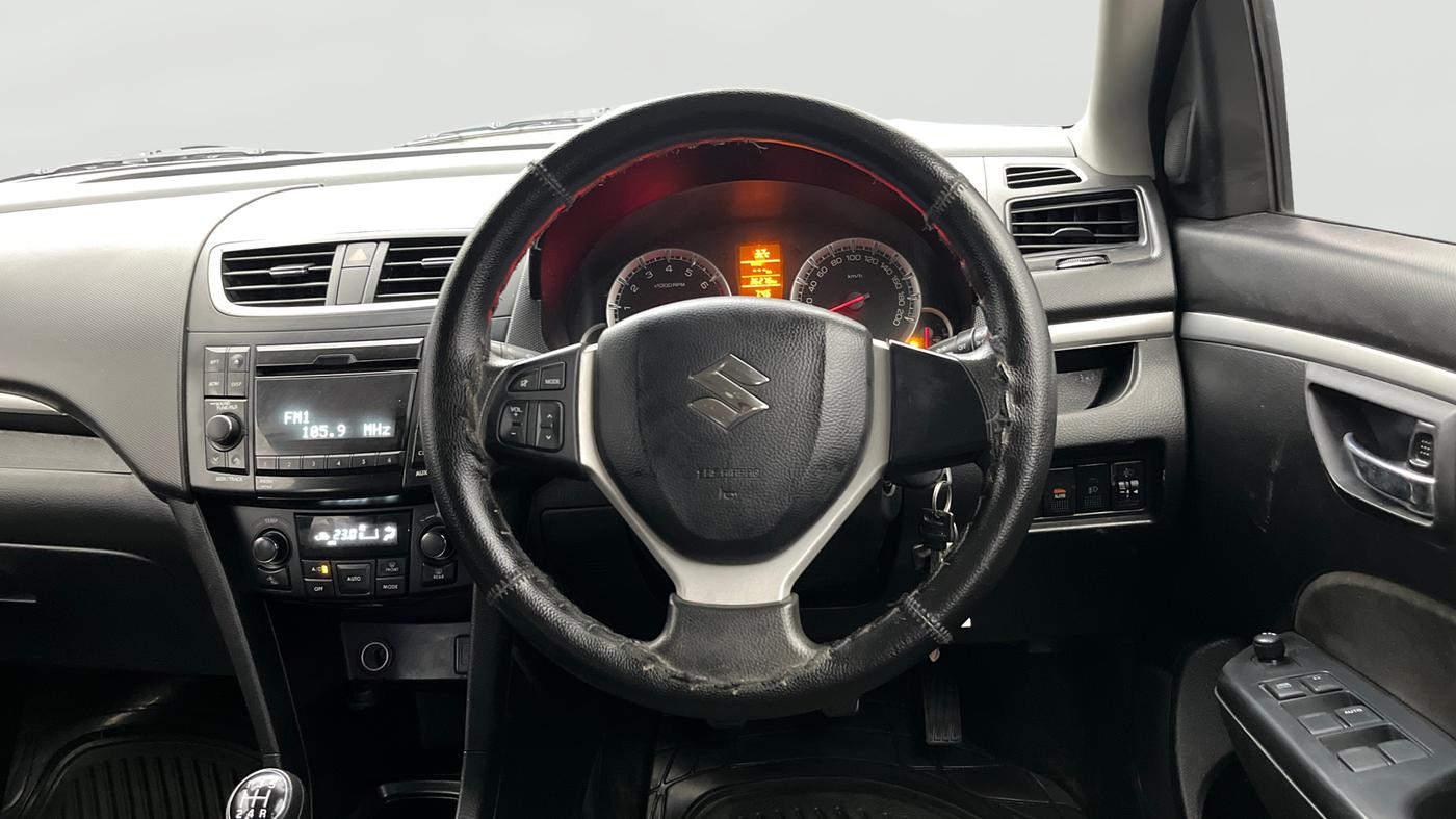 2014 Maruti Swift ZXI, Petrol, Manual, 36,206 km, Steering Wheel Close Up