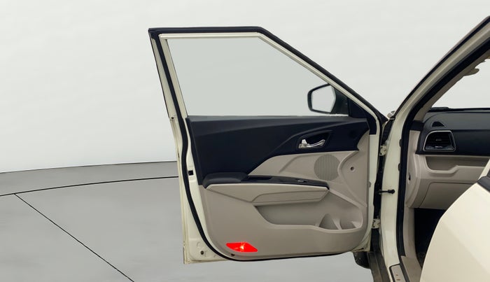 2021 Mahindra XUV300 W8 1.2 PETROL, Petrol, Manual, 62,330 km, LHS Front Door