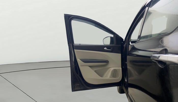 2024 Renault TRIBER RXZ, Petrol, Manual, 5,354 km, LHS Front Door