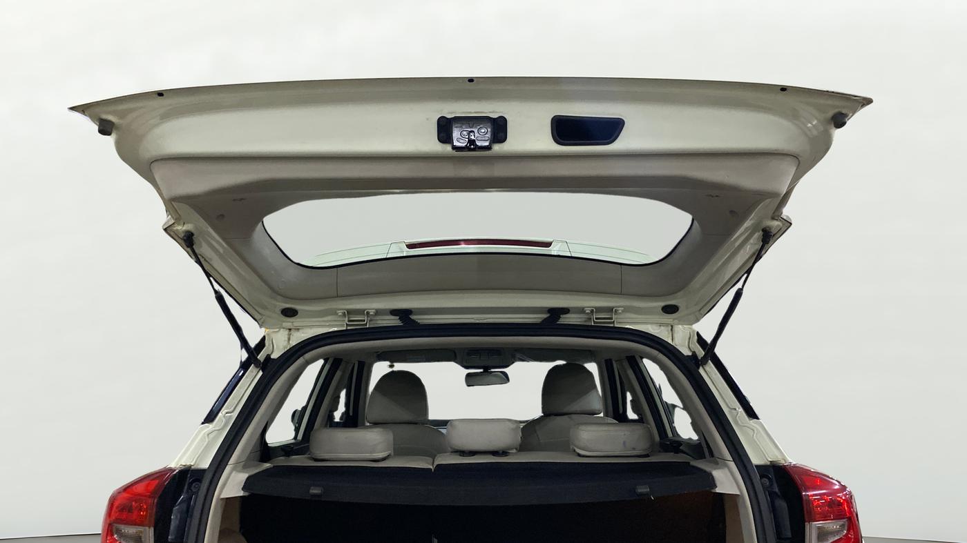 2021 Mahindra XUV300 W8 1.2 PETROL, Petrol, Manual, 67,784 km, Boot Door Open