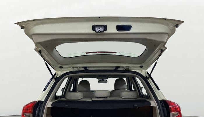 2021 Mahindra XUV300 W8 1.2 PETROL, Petrol, Manual, 67,830 km, Boot Door Open
