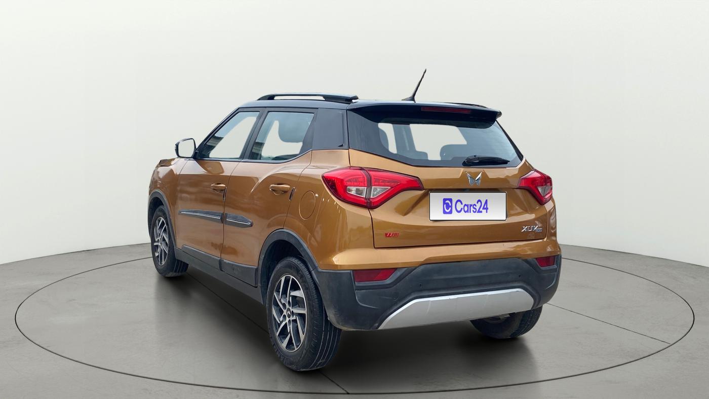 2022 Mahindra XUV300 W8(O) 1.2 PETROL DUAL TONE, Petrol, Manual, 66,105 km, Left Back Diagonal