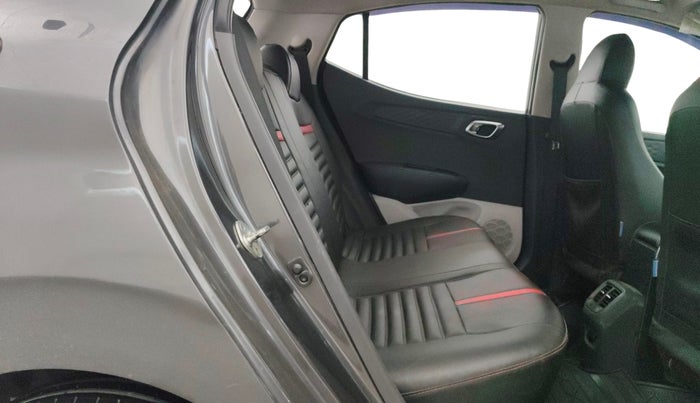 2021 Hyundai GRAND I10 NIOS SPORTZ AMT 1.2 KAPPA VTVT, CNG, Automatic, 28,546 km, Right Side Rear Door Cabin