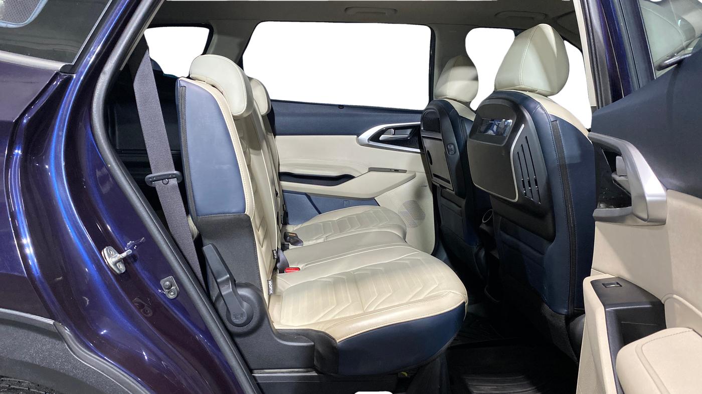 2022 KIA CARENS LUXURY PLUS 1.5 DIESEL AT 7 STR, Diesel, Automatic, 74,424 km, Right Side Rear Door Cabin