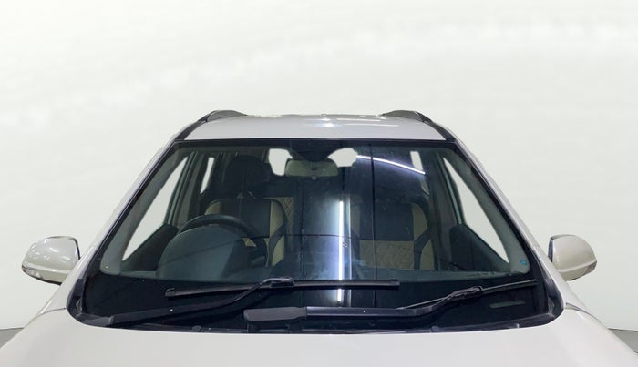 2017 Mahindra XUV500 W4, Diesel, Manual, 74,520 km, Front Windshield