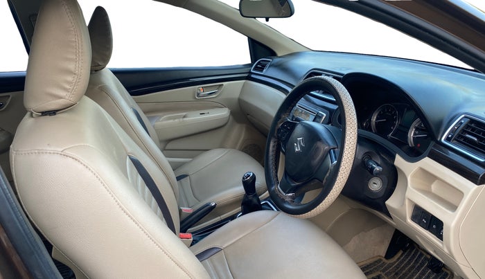 2016 Maruti Ciaz VXI+, Petrol, Manual, 1,06,270 km, Right Side Front Door Cabin