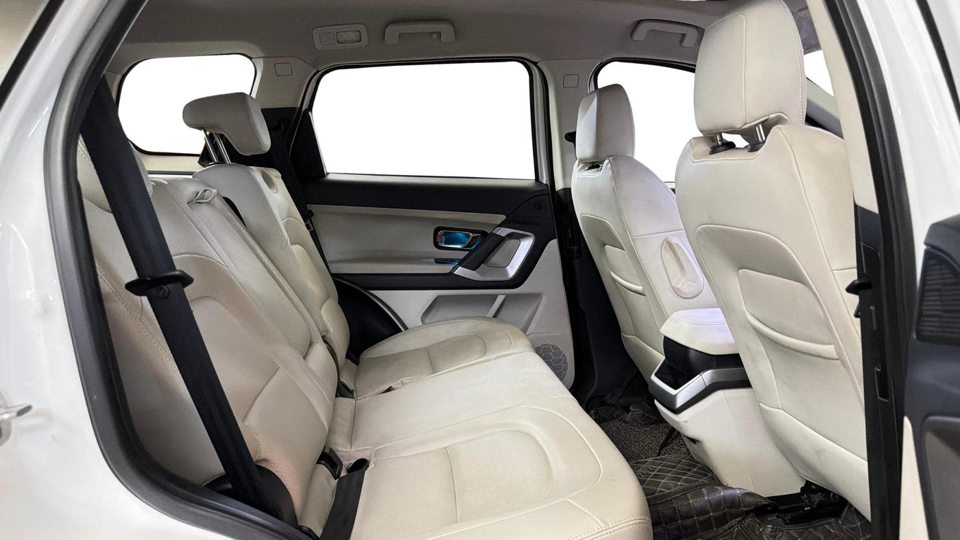 2021 Tata Safari XZ PLUS, Diesel, Manual, 45,408 km, Right Side Rear Door Cabin