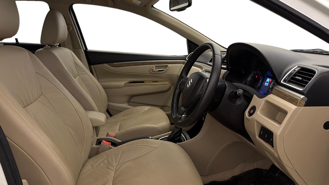 2025 Maruti Ciaz ALPHA  AT 1.5 SHVS PETROL, Petrol, Automatic, 5,025 km, Right Side Front Door Cabin
