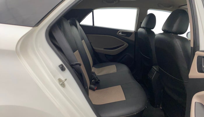 2018 Hyundai Elite i20 MAGNA EXECUTIVE 1.2, Petrol, Manual, 29,948 km, Right Side Rear Door Cabin