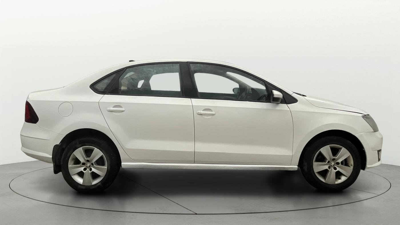2018 Skoda Rapid AMBITION 1.6 MPI MT, Petrol, Manual, 91,261 km, Right Side View