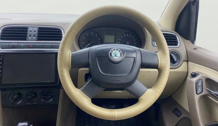 2013 Skoda Rapid AMBITION 1.6 MPI AT, Petrol, Automatic, 83,695 km, Steering Wheel Close Up