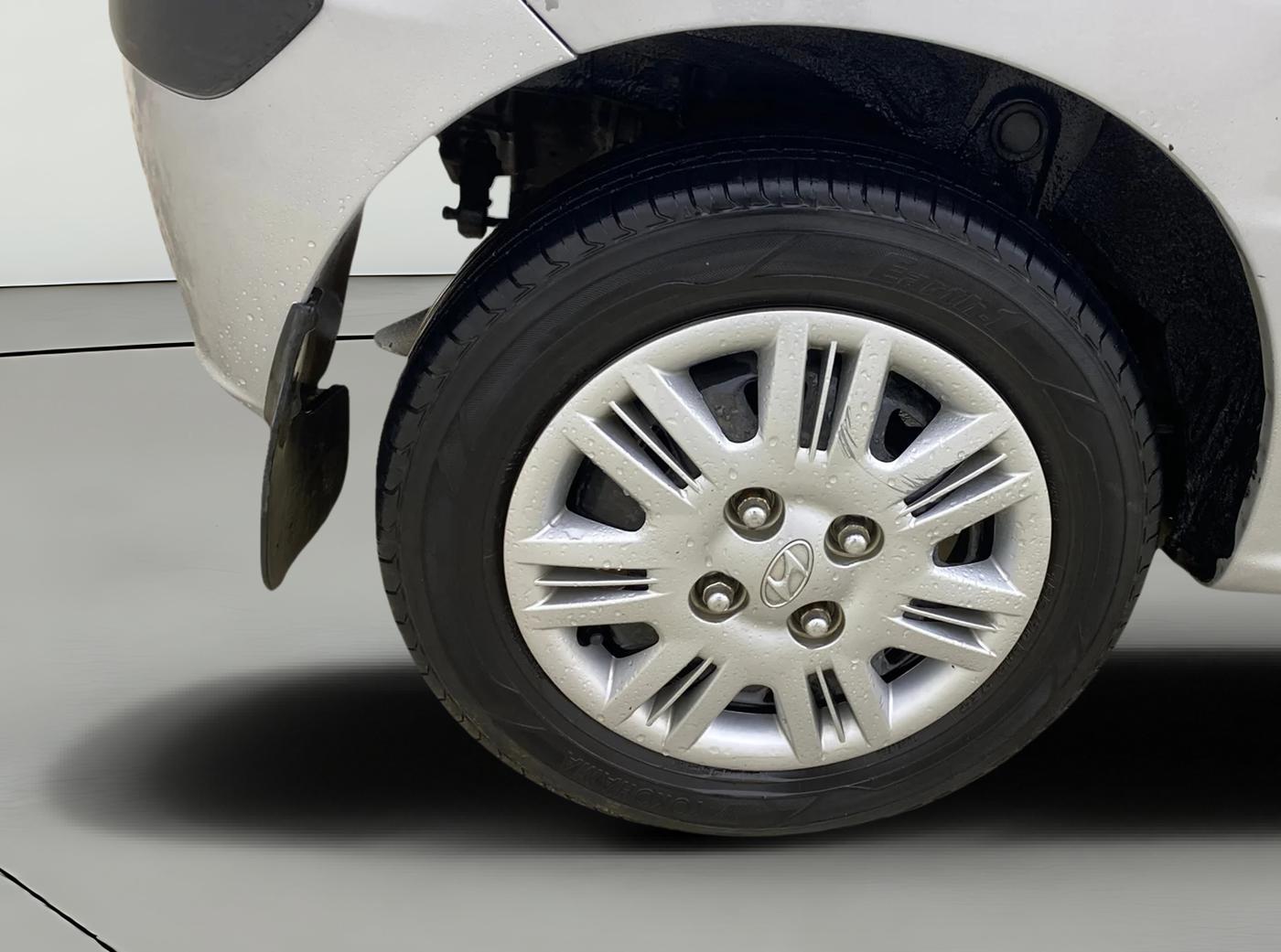 2014 Hyundai Santro Xing GLS PLUS AUDIO, Petrol, Manual, 82,584 km, Right Rear Wheel