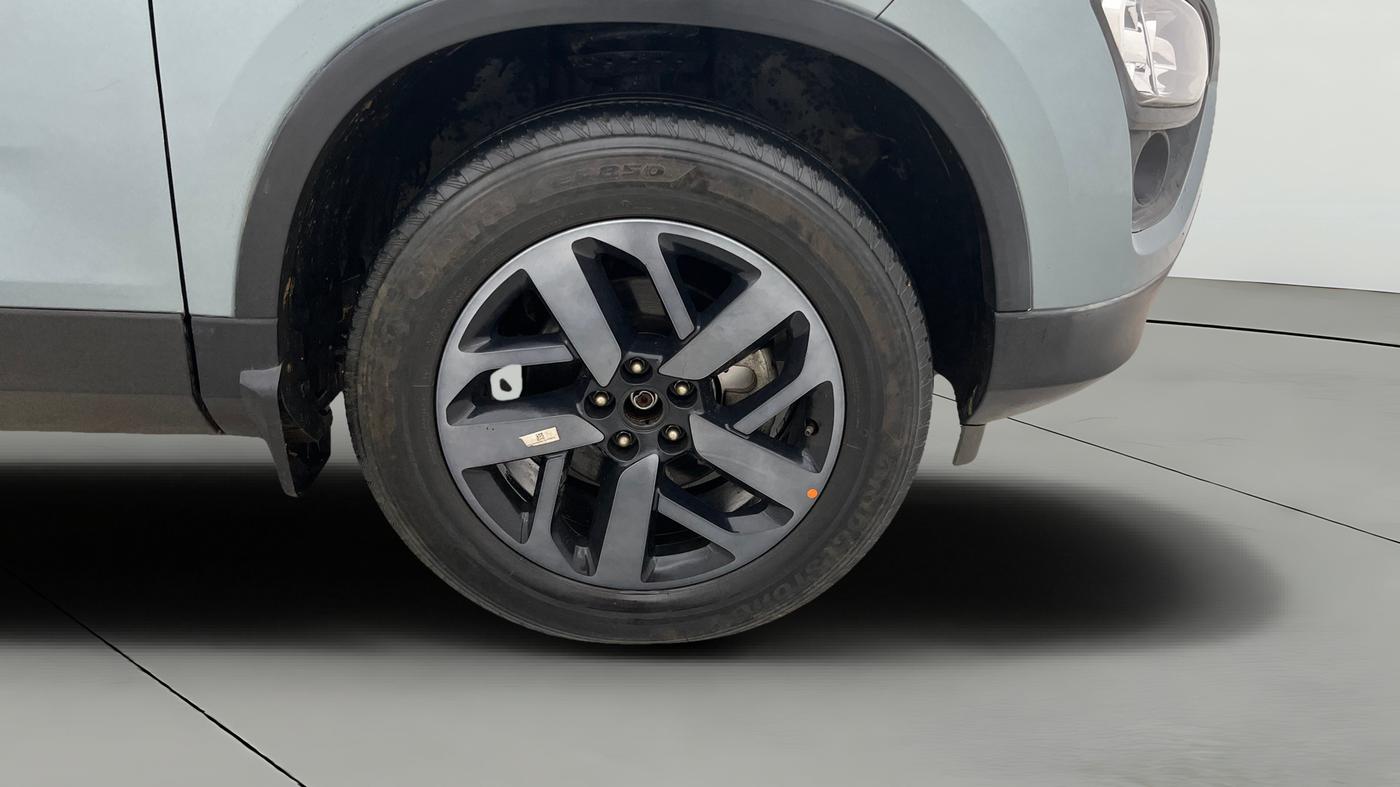 2022 Tata Safari XZA PLUS, Diesel, Automatic, 45,363 km, Right Front Wheel