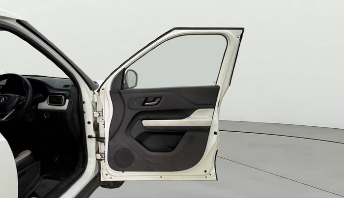 2023 Tata PUNCH ACCOMPLISHED DAZZLE SUNROOF CNG MT, CNG, Manual, 76,917 km, RHS Front Door