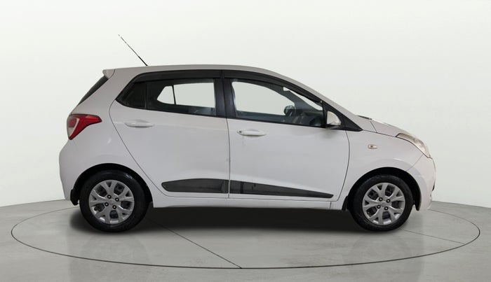 2016 Hyundai Grand i10 MAGNA 1.2 KAPPA VTVT, CNG, Manual, 1,37,728 km, Right Side View