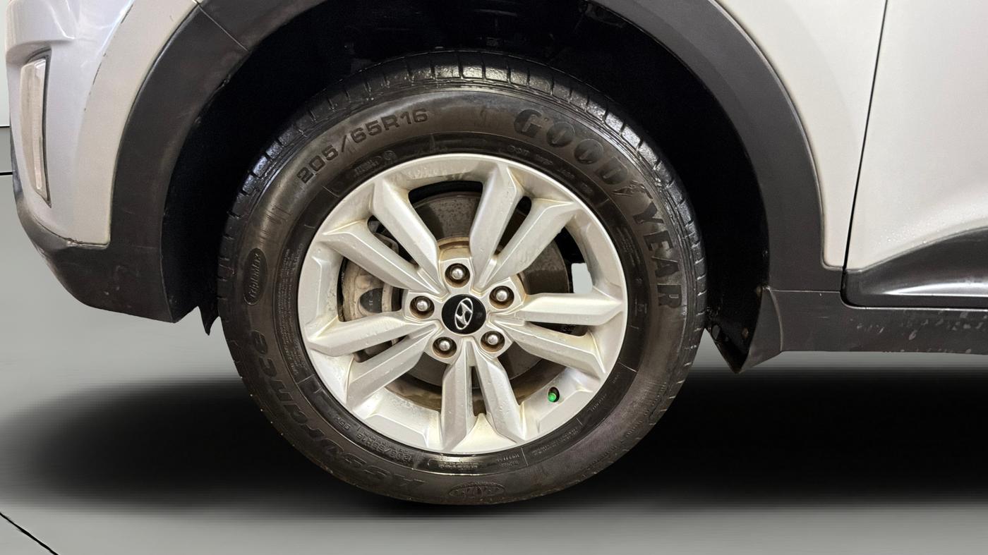 2016 Hyundai Creta S PLUS 1.6 AT DIESEL, Diesel, Automatic, 79,071 km, Left Front Wheel